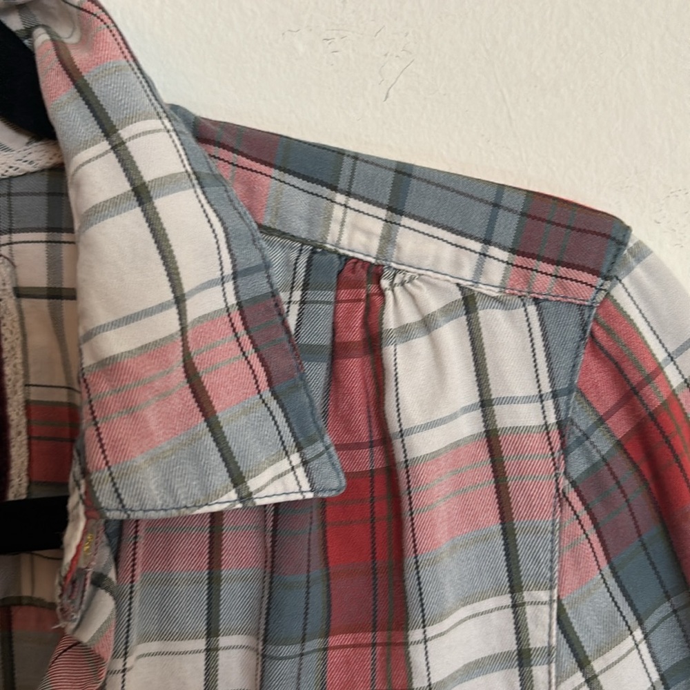 American Eagle Outfitters Plaid Button-Up Shirt - Size 8 - Picture 6 of 10